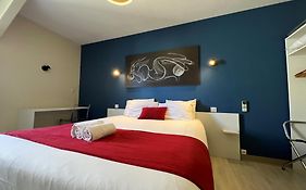 Brit Hotel Du Parc Niort Centre-Parking Gratuit